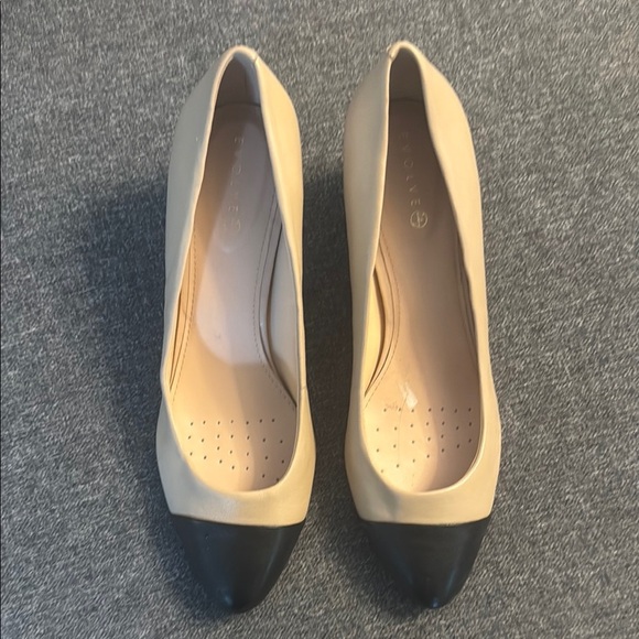 Elegant Evolve Beige and Black Women's Shoes - Picture 2 of 8